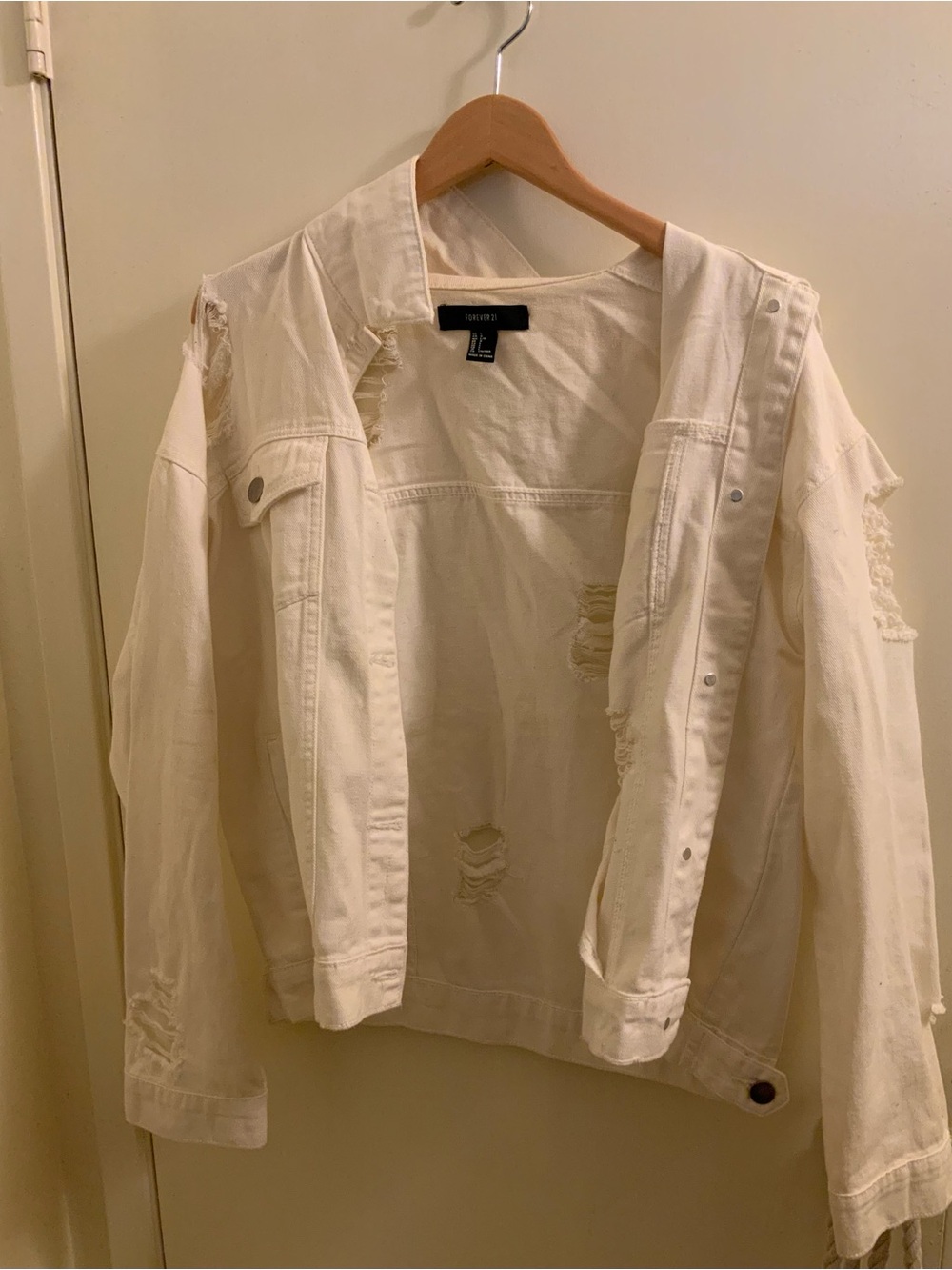 Forever 21 Y2K Inspired Women’s Distressed Cream Denim Jacket